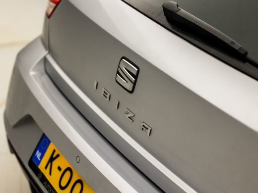 Seat Ibiza 1.0 TSI Sport (APPLE CARPLAY, GROOT NAVI, CLIMATE, CAMERA, SPORTSTOELEN, GETINT GLAS, PARKEERSENS... ActivLease financial lease