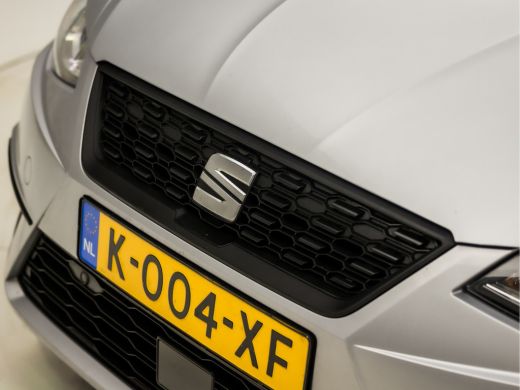 Seat Ibiza 1.0 TSI Sport (APPLE CARPLAY, GROOT NAVI, CLIMATE, CAMERA, SPORTSTOELEN, GETINT GLAS, PARKEERSENS... ActivLease financial lease