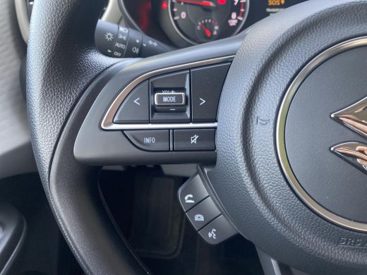 Suzuki Swift 1.2 Comfort Smart Hybrid | Nieuwe auto !| Direct uit voorraad leverbaar | ActivLease financial lease