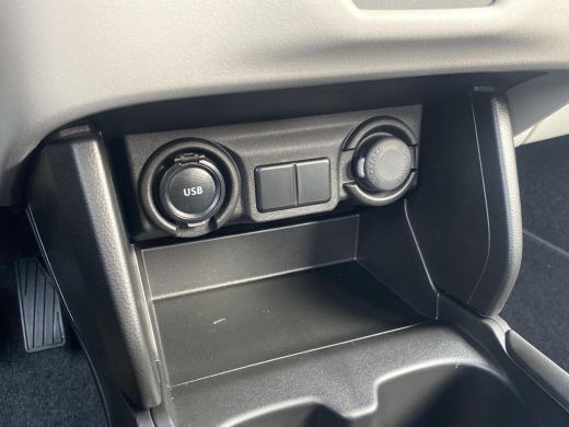 Suzuki Swift 1.2 Comfort Smart Hybrid | Nieuwe auto !| Direct uit voorraad leverbaar | ActivLease financial lease