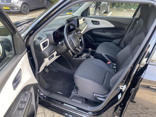 Suzuki Swift 1.2 Comfort Smart Hybrid | Nieuwe auto !| Direct uit voorraad leverbaar | ActivLease financial lease