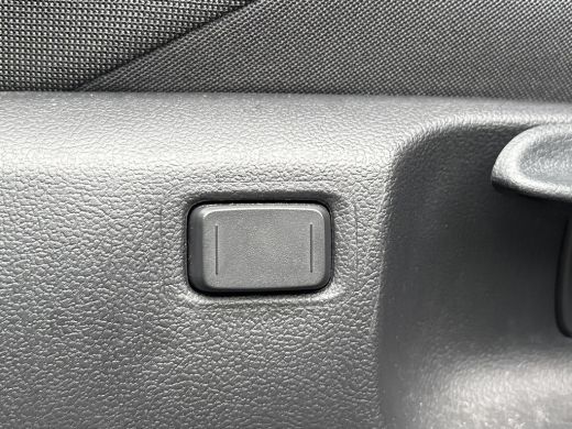 Toyota C-HR 1.8 Hybrid 140 First Edition **DODEHOEK DETECTIE/ 360 CAMERA/ PARKEERSENSOREN/ GARANTIE** ActivLease financial lease