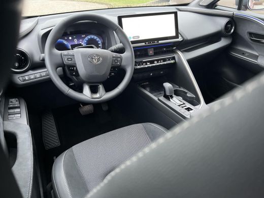 Toyota C-HR 2.0 Plug-in Hybrid 220 Executive | Uit voorraad leverbaar! | &euro; 2.000 extra inruilwaarde | ActivLease financial lease