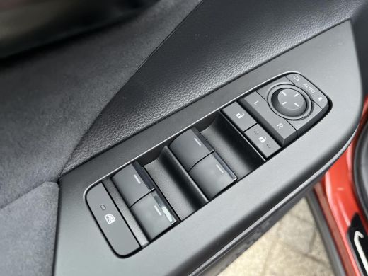 Toyota C-HR 2.0 Plug-in Hybrid 220 Executive | Uit voorraad leverbaar! | &euro; 2.000 extra inruilwaarde | ActivLease financial lease