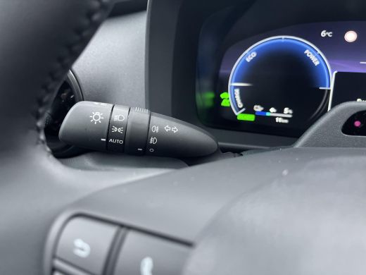 Toyota C-HR 2.0 Plug-in Hybrid 220 Executive | Uit voorraad leverbaar! | &euro; 2.000 extra inruilwaarde | ActivLease financial lease