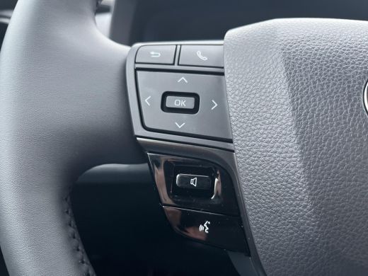 Toyota C-HR 2.0 Plug-in Hybrid 220 Executive | Uit voorraad leverbaar! | &euro; 2.000 extra inruilwaarde | ActivLease financial lease