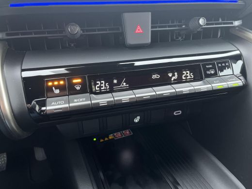 Toyota C-HR 2.0 Plug-in Hybrid 220 Executive | Uit voorraad leverbaar! | &euro; 2.000 extra inruilwaarde | ActivLease financial lease