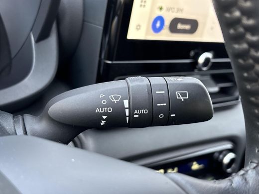 Toyota Yaris 1.5 Hybrid 115 Dynamic **DODEHOEK DETECTIE/ STUUWVERWARMING/ PARKEERSENSOREN/ GARANTIE** ActivLease financial lease