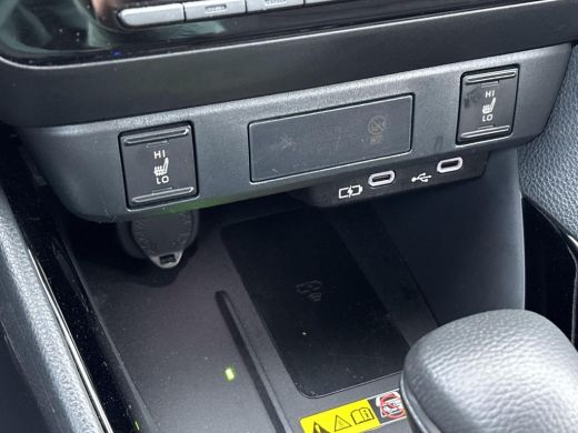 Toyota Yaris 1.5 Hybrid 115 Dynamic **DODEHOEK DETECTIE/ STUUWVERWARMING/ PARKEERSENSOREN/ GARANTIE** ActivLease financial lease