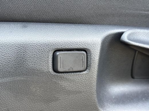 Toyota Yaris 1.5 Hybrid 115 Dynamic **DODEHOEK DETECTIE/ STUUWVERWARMING/ PARKEERSENSOREN/ GARANTIE** ActivLease financial lease