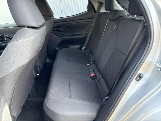 Toyota Yaris 1.5 Hybrid 115 Dynamic **DODEHOEK DETECTIE/ STUUWVERWARMING/ PARKEERSENSOREN/ GARANTIE** ActivLease financial lease