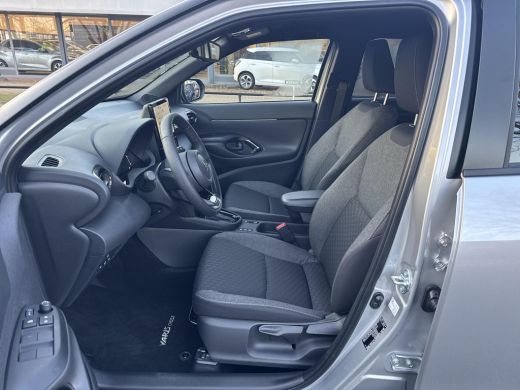 Toyota Yaris Cross 1.5 Hybrid 130 Dynamic Comfort Pack | 06-10141018 Voor meer informatie ActivLease financial lease