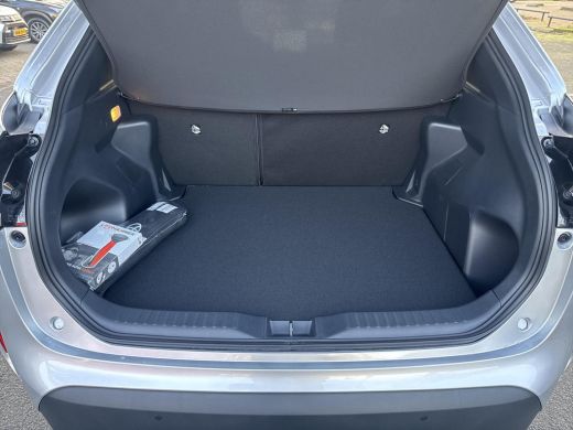 Toyota Yaris Cross 1.5 Hybrid 130 Dynamic Comfort Pack | 06-10141018 Voor meer informatie ActivLease financial lease