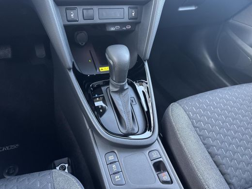 Toyota Yaris Cross 1.5 Hybrid 130 Dynamic Comfort Pack | 06-10141018 Voor meer informatie ActivLease financial lease