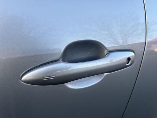 Toyota Yaris Cross 1.5 Hybrid 130 Dynamic Comfort Pack | 06-10141018 Voor meer informatie ActivLease financial lease