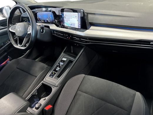 Volkswagen Golf 1.0 110pk eTSI Life Business Achteruitrijcamera | Parkeersensoren voor en achter | Adaptive cruis... ActivLease financial lease