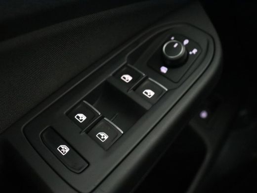 Volkswagen Golf 1.4 eHybrid GTE | Stoelverwarming | Adaptive cruise | Carplay | Navigatie | Parkeerhulp | Full LE... ActivLease financial lease