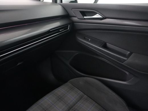 Volkswagen Golf 1.4 eHybrid GTE | Stoelverwarming | Adaptive cruise | Carplay | Navigatie | Parkeerhulp | Full LE... ActivLease financial lease