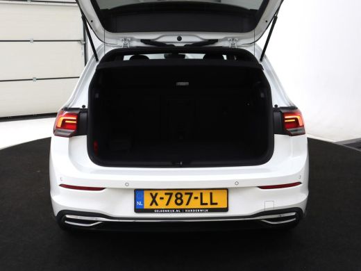 Volkswagen Golf 1.4 eHybrid GTE | Stoelverwarming | Adaptive cruise | Carplay | Navigatie | Parkeerhulp | Full LE... ActivLease financial lease