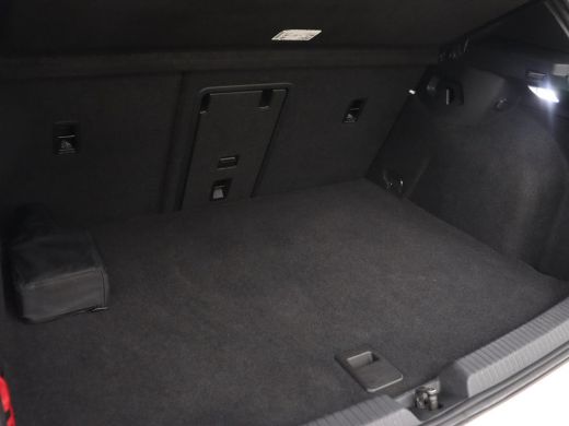 Volkswagen Golf 1.4 eHybrid GTE | Stoelverwarming | Adaptive cruise | Carplay | Navigatie | Parkeerhulp | Full LE... ActivLease financial lease