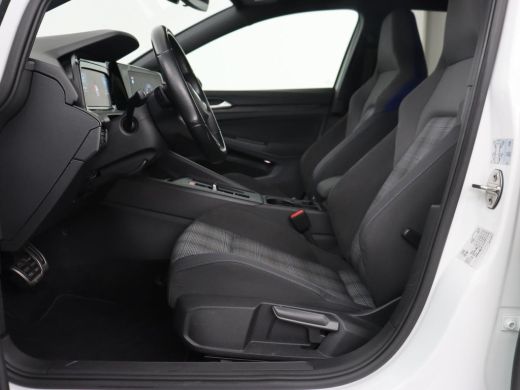 Volkswagen Golf 1.4 eHybrid GTE | Stoelverwarming | Adaptive cruise | Carplay | Navigatie | Parkeerhulp | Full LE... ActivLease financial lease