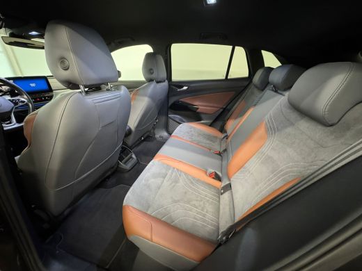 Volkswagen ID.4 First 77 kWh | SoH 90% | Achteruitrijcamera | Apple Carplay/Android Auto|telefoonintegratie premi... ActivLease financial lease