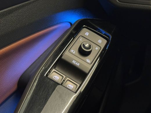 Volkswagen ID.4 First 77 kWh | SoH 90% | Achteruitrijcamera | Apple Carplay/Android Auto|telefoonintegratie premi... ActivLease financial lease