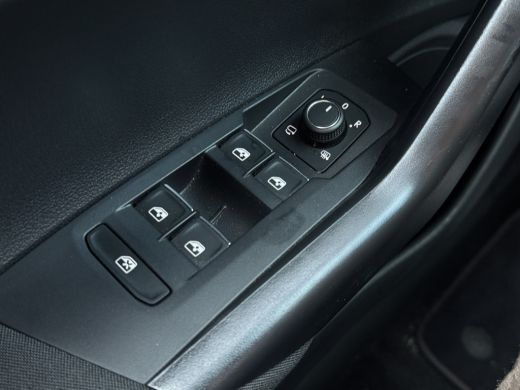 Volkswagen Polo 2.0 TSI GTI TSI 210PK DSG GTI-SPORT VIRTUAL/CARPLAY/IQ-LIGHT FABRIEKS GARANTIE ActivLease financial lease