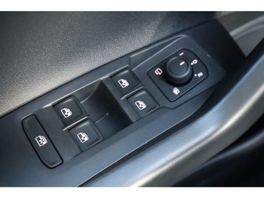 Volkswagen Polo Life Edition Inclusief &euro;2000,- inruilvoordeel | 'App-Connect' smartphone integratie | Achteruitri... ActivLease financial lease