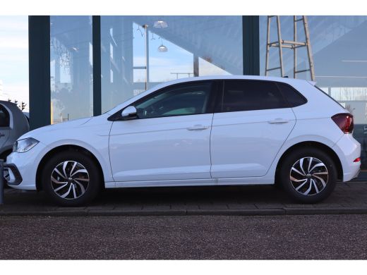 Volkswagen Polo Life Edition Inclusief &euro;2000,- inruilvoordeel | 'App-Connect' smartphone integratie | Achteruitri... ActivLease financial lease