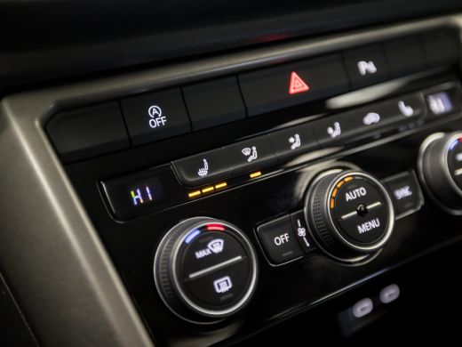 Volkswagen T-Roc 1.0 TSI Luxury Sport (VIRTUAL COCKPIT, LUXE LEDER, APPLE CARPLAY, CAMERA, CLIMATE, STOELVERWARMIN... ActivLease financial lease