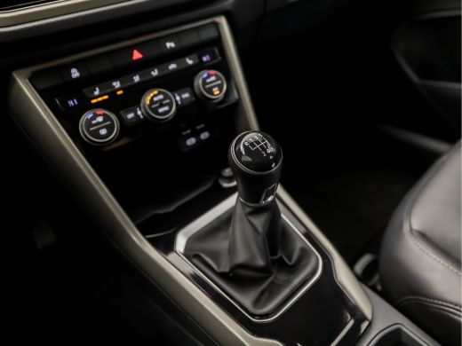 Volkswagen T-Roc 1.0 TSI Luxury Sport (VIRTUAL COCKPIT, LUXE LEDER, APPLE CARPLAY, CAMERA, CLIMATE, STOELVERWARMIN... ActivLease financial lease