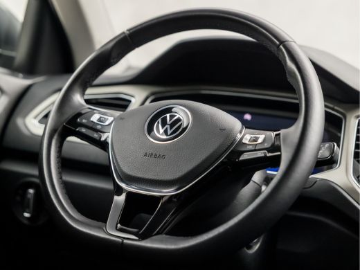 Volkswagen T-Roc 1.0 TSI Luxury Sport (VIRTUAL COCKPIT, LUXE LEDER, APPLE CARPLAY, CAMERA, CLIMATE, STOELVERWARMIN... ActivLease financial lease