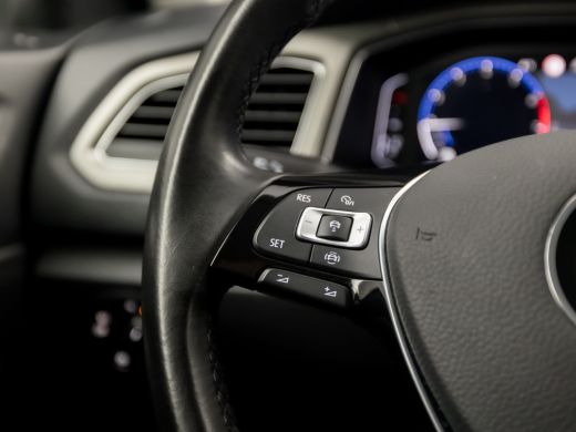 Volkswagen T-Roc 1.0 TSI Luxury Sport (VIRTUAL COCKPIT, LUXE LEDER, APPLE CARPLAY, CAMERA, CLIMATE, STOELVERWARMIN... ActivLease financial lease
