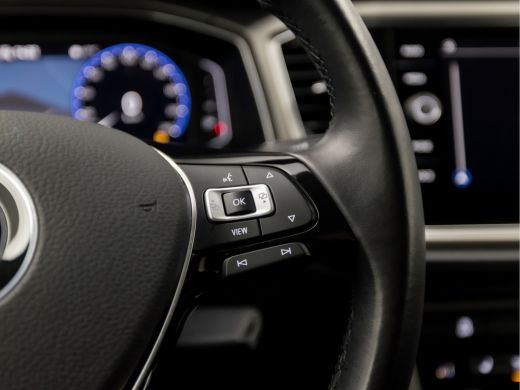 Volkswagen T-Roc 1.0 TSI Luxury Sport (VIRTUAL COCKPIT, LUXE LEDER, APPLE CARPLAY, CAMERA, CLIMATE, STOELVERWARMIN... ActivLease financial lease
