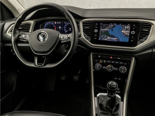 Volkswagen T-Roc 1.0 TSI Luxury Sport (VIRTUAL COCKPIT, LUXE LEDER, APPLE CARPLAY, CAMERA, CLIMATE, STOELVERWARMIN... ActivLease financial lease