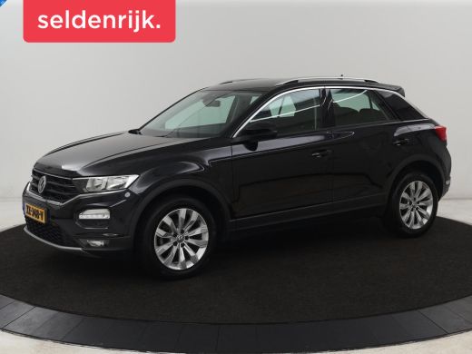 Volkswagen T-Roc 1.0 TSI Style | Carplay | Adaptive cruise | Parkeerhulp | Climate control | Bluetooth | 17'' | Bl...