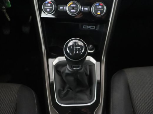 Volkswagen T-Roc 1.0 TSI Style | Carplay | Adaptive cruise | Parkeerhulp | Climate control | Bluetooth | 17'' | Bl... ActivLease financial lease