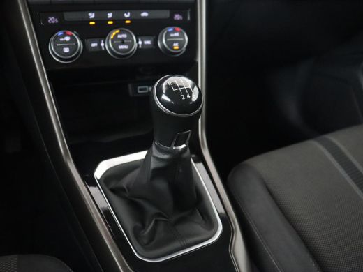 Volkswagen T-Roc 1.0 TSI Style | Carplay | Adaptive cruise | Parkeerhulp | Climate control | Bluetooth | 17'' | Bl... ActivLease financial lease