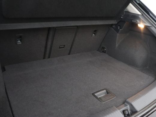 Volkswagen T-Roc 1.0 TSI Style | Carplay | Adaptive cruise | Parkeerhulp | Climate control | Bluetooth | 17'' | Bl... ActivLease financial lease