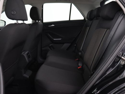 Volkswagen T-Roc 1.0 TSI Style | Carplay | Adaptive cruise | Parkeerhulp | Climate control | Bluetooth | 17'' | Bl... ActivLease financial lease