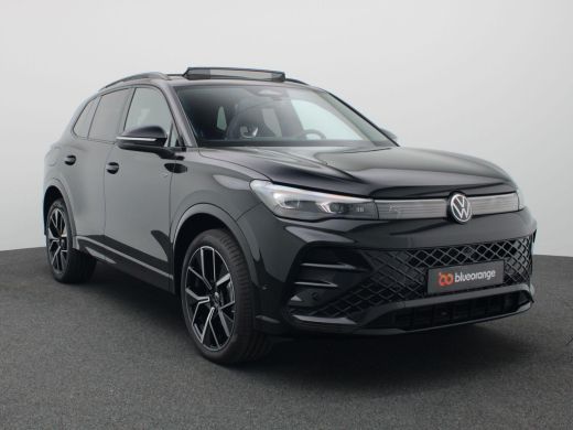 Volkswagen Tiguan 1.5 eHybrid R-Line Edition 204PK DSG Pano-Schuifdak, Black Style, Trekhaak, 20" LM Velgen, Keyles... ActivLease financial lease