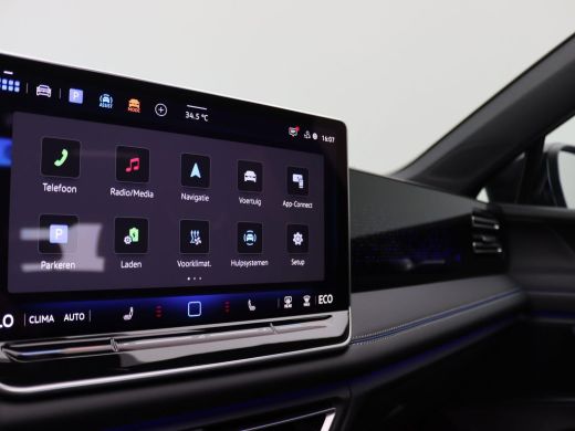 Volkswagen Tiguan 1.5 eHybrid R-Line Edition 204PK DSG Pano-Schuifdak, Black Style, Trekhaak, 20" LM Velgen, Keyles... ActivLease financial lease