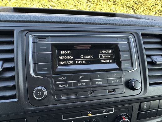 Volkswagen Transporter 2.0 TDI 102 PK / L2H1 / UNIEK 29.774 KM !! / 1e EIGENAAR / TREKHAAK / AIRCO / 3 ZITS ActivLease financial lease