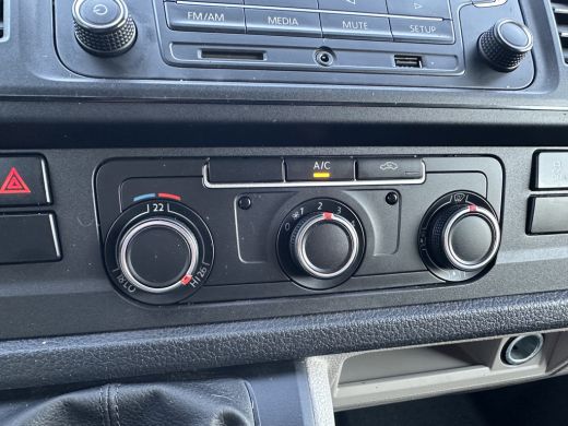 Volkswagen Transporter 2.0 TDI 102 PK / L2H1 / UNIEK 29.774 KM !! / 1e EIGENAAR / TREKHAAK / AIRCO / 3 ZITS ActivLease financial lease