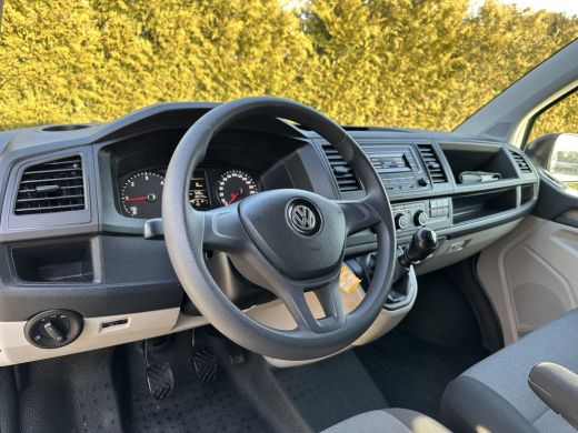 Volkswagen Transporter 2.0 TDI 102 PK / L2H1 / UNIEK 29.774 KM !! / 1e EIGENAAR / TREKHAAK / AIRCO / 3 ZITS ActivLease financial lease