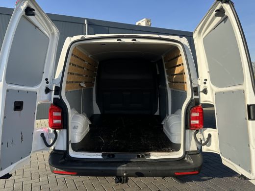 Volkswagen Transporter 2.0 TDI 102 PK / L2H1 / UNIEK 29.774 KM !! / 1e EIGENAAR / TREKHAAK / AIRCO / 3 ZITS ActivLease financial lease