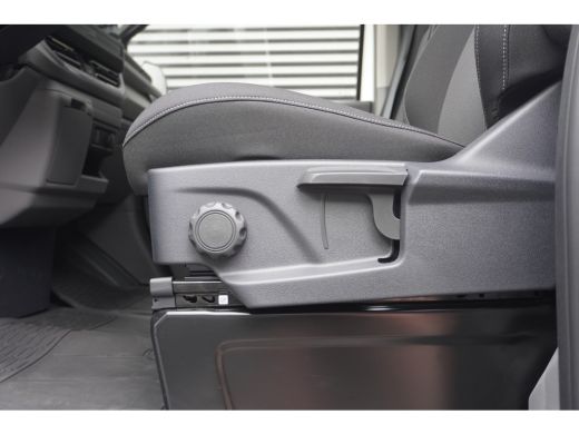 Volkswagen e-Transporter Life L2 H1 218 pk, Achterdeuren zonder ruit, Trekhaak, Climatronic, Bijrijdersbank ActivLease financial lease