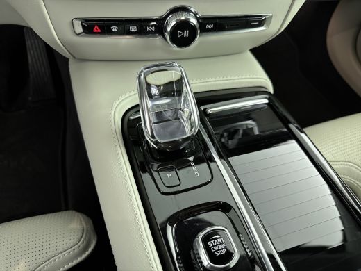 Volvo  V60 2.0 T6 Plug-in hybrid AWD Plus Bright | Trekhaak | PDC V+A en Camera | Stoel verwarimg - Ventilat... ActivLease financial lease