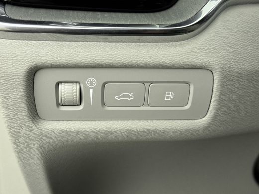 Volvo  V60 2.0 T6 Plug-in hybrid AWD Plus Bright | Trekhaak | PDC V+A en Camera | Stoel verwarimg - Ventilat... ActivLease financial lease